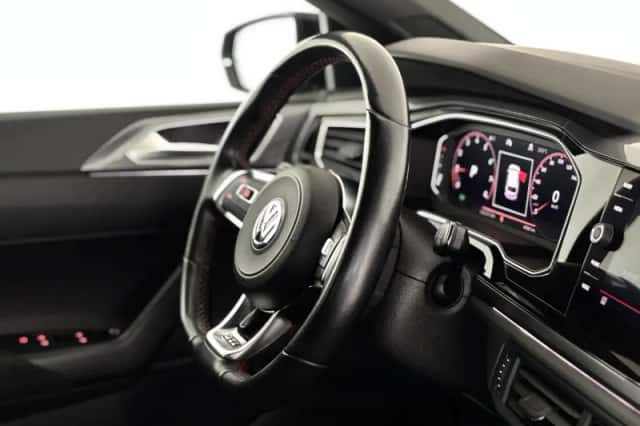 Volkswagen Polo (2017) thumbnail 2