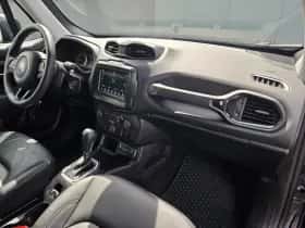 Jeep Renegade (2018) thumbnail 11