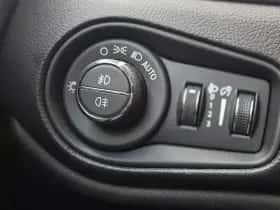 Jeep Renegade (2018) thumbnail 25