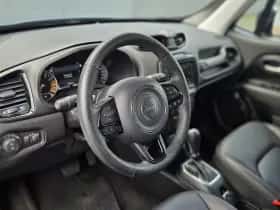 Jeep Renegade (2018) thumbnail 9