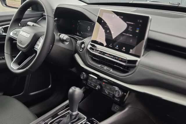 Jeep Compass (2017) thumbnail 4