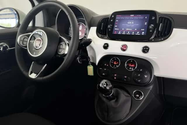 Fiat 500 (2015) thumbnail 2