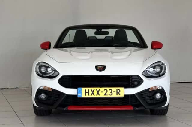 Abarth 124 Spider (2016) thumbnail 4
