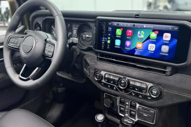 Jeep Wrangler (2019) thumbnail 2
