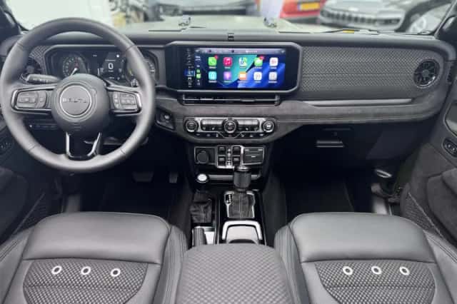 Jeep Wrangler (2019) thumbnail 4