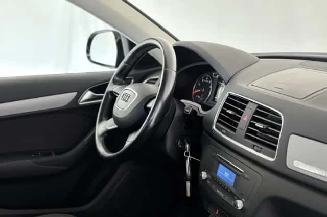 Audi Q3 (2011) thumbnail 3