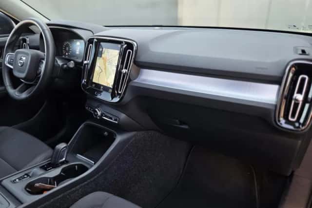 Volvo XC40 (2018) thumbnail 2