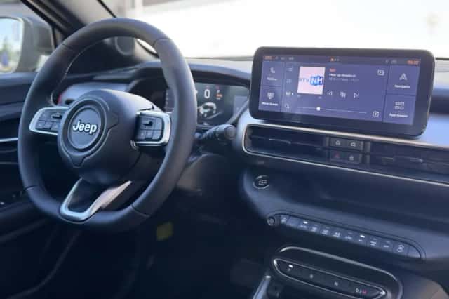 Jeep Avenger (2022) thumbnail 2