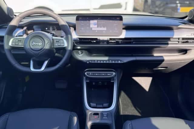 Jeep Avenger (2022) thumbnail 4