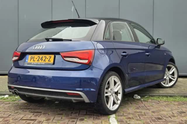 Audi A1 (2015) thumbnail 3