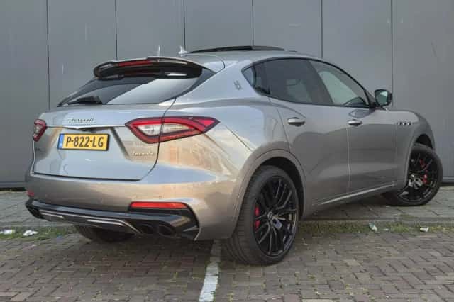 Maserati Levante (2016) thumbnail 3
