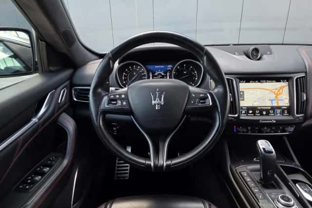 Maserati Levante (2016) thumbnail 4