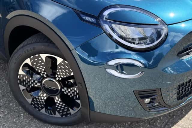 Fiat 600e (2023) thumbnail 6