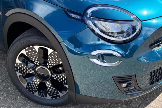 Fiat 600e (2023) thumbnail 6