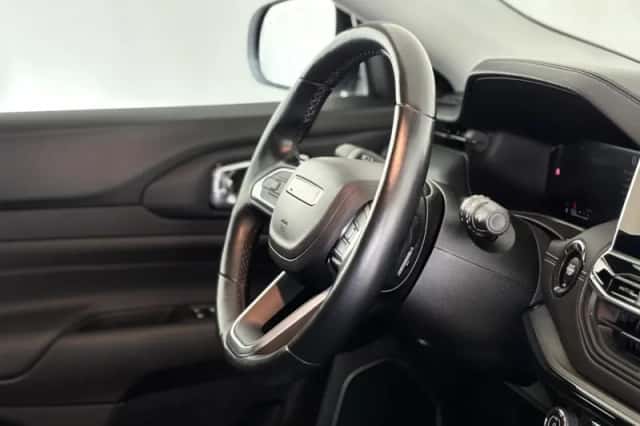 Jeep Compass (2017) thumbnail 3