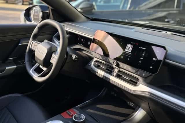 Jeep Compass (2025) thumbnail 2