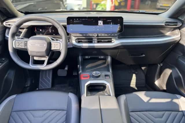 Jeep Compass (2025) thumbnail 4