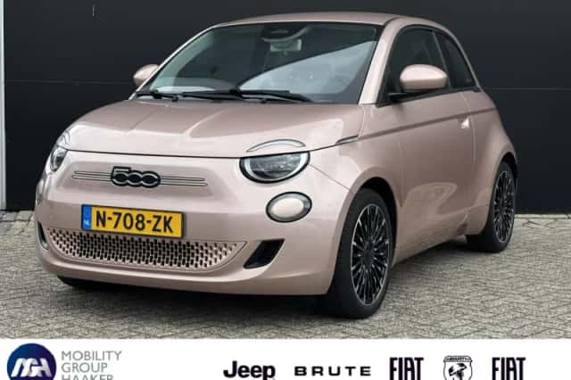 Fiat 500 (2015) thumbnail 1