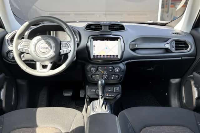 Jeep Renegade (2018) thumbnail 5