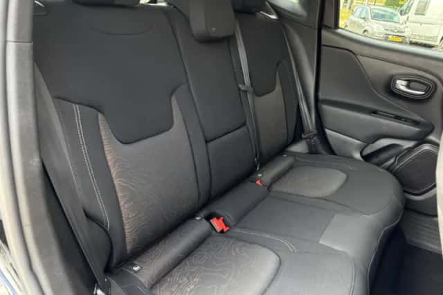 Jeep Renegade (2018) thumbnail 6