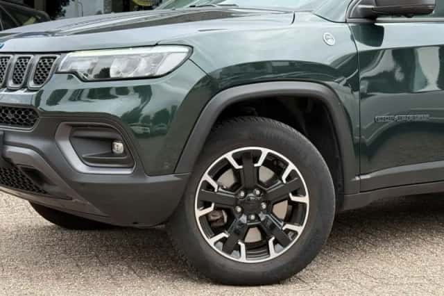 Jeep Compass (2017) thumbnail 3