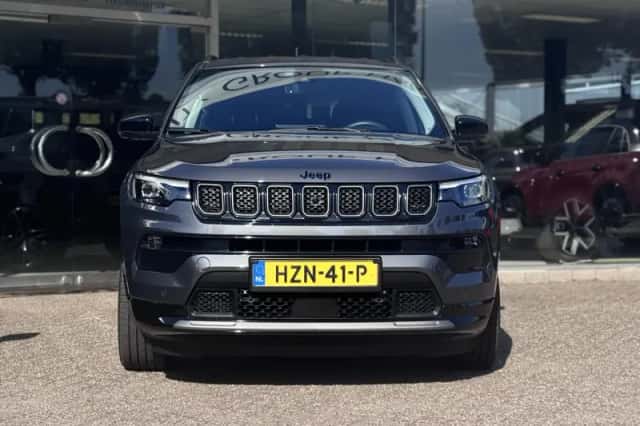 Jeep Compass (2017) thumbnail 4