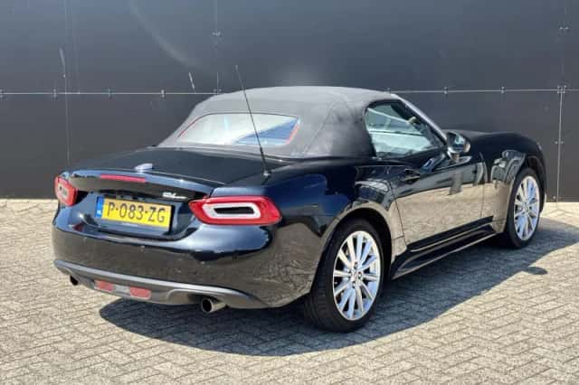 Fiat 124 Spider (2016) thumbnail 3
