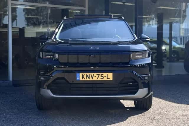 Jeep Compass (2025) thumbnail 2
