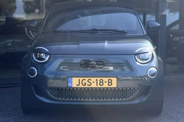 Fiat 500 (2025) thumbnail 3