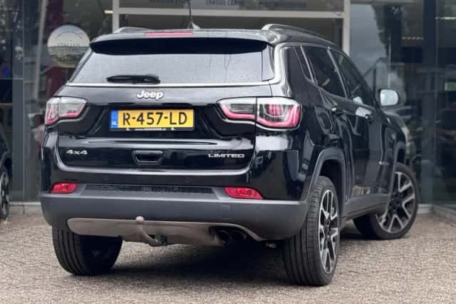 Jeep Compass (2017) thumbnail 3