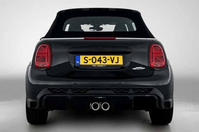 MINI Cabrio (2023) thumbnail 3