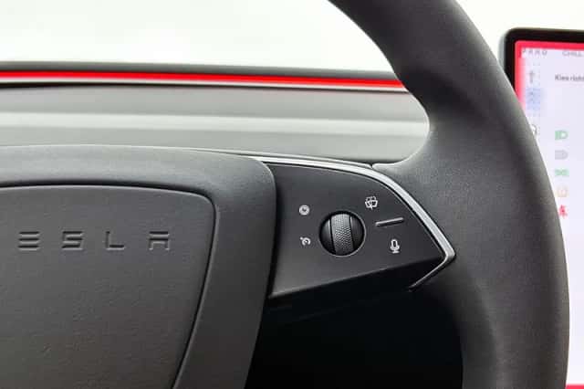 Tesla Model 3 (2024) thumbnail 6