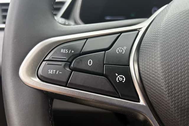 Renault Clio (2024) thumbnail 6