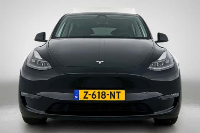 Tesla Model Y (2024) thumbnail 5