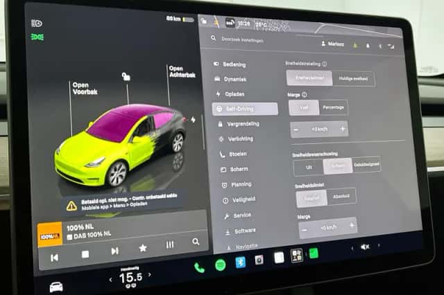Tesla Model Y (2024) thumbnail 6