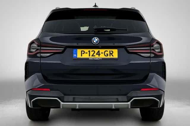 BMW iX3 (2022) thumbnail 3