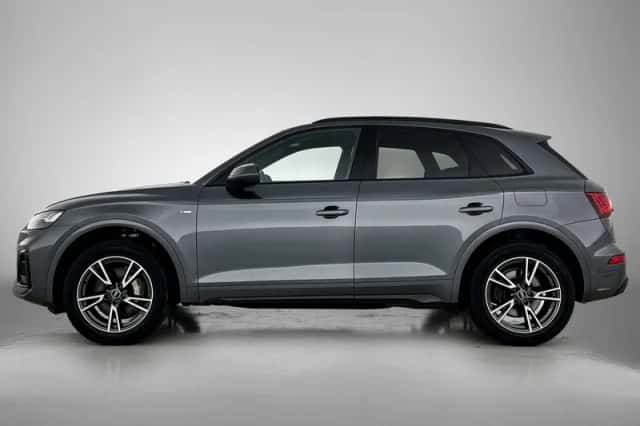 Audi Q5 (2021) thumbnail 2