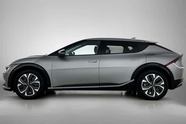 Kia EV6 (2022) thumbnail 2