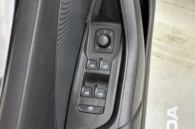 Škoda Octavia (2022) thumbnail 6