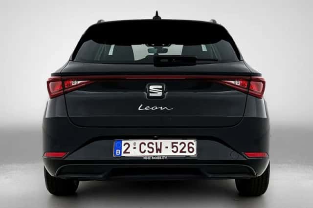 SEAT Leon (2022) thumbnail 3