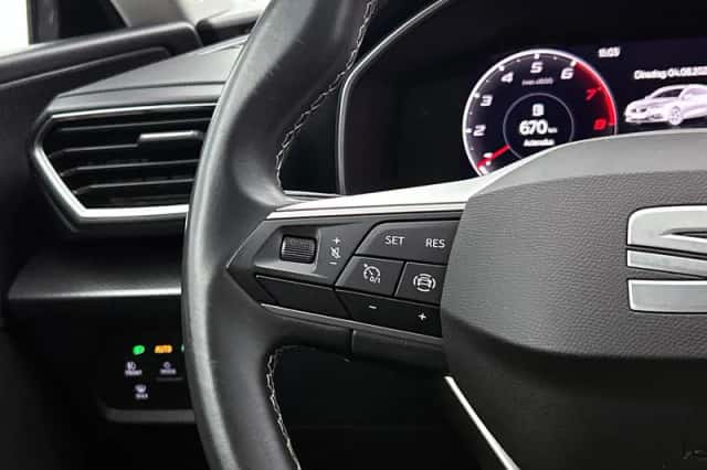 SEAT Leon (2022) thumbnail 6