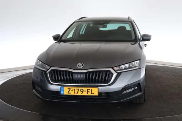 Škoda Octavia (2024) thumbnail 6
