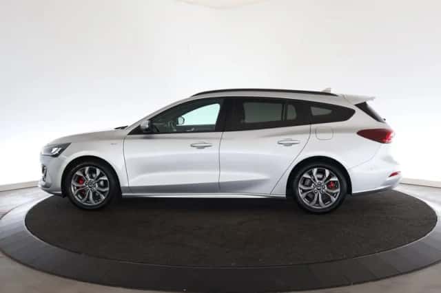 Ford Focus (2023) thumbnail 2