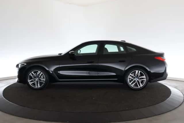 BMW i4 (2023) thumbnail 2