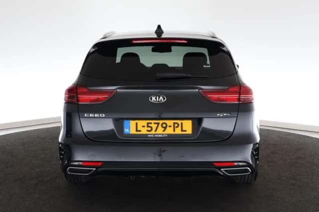 Kia Ceed Sportswagon (2021) thumbnail 4