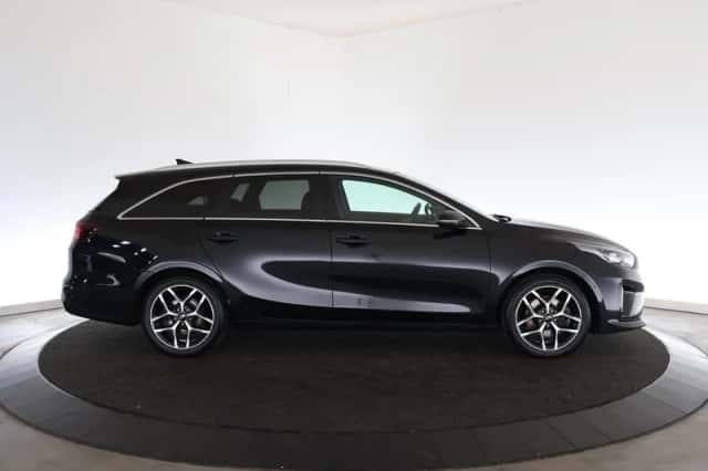 Kia Ceed Sportswagon (2021) thumbnail 5