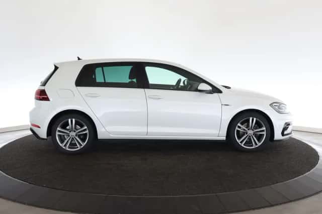 Volkswagen Golf (2019) thumbnail 5