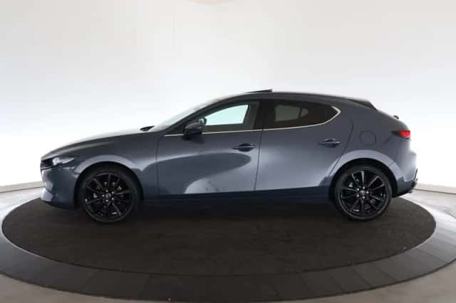 Mazda 3 (2022) thumbnail 2
