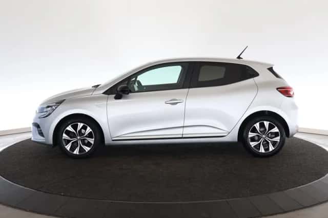 Renault Clio (2023) thumbnail 2