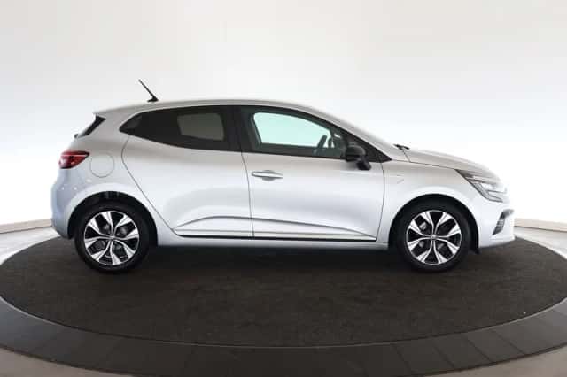 Renault Clio (2023) thumbnail 5